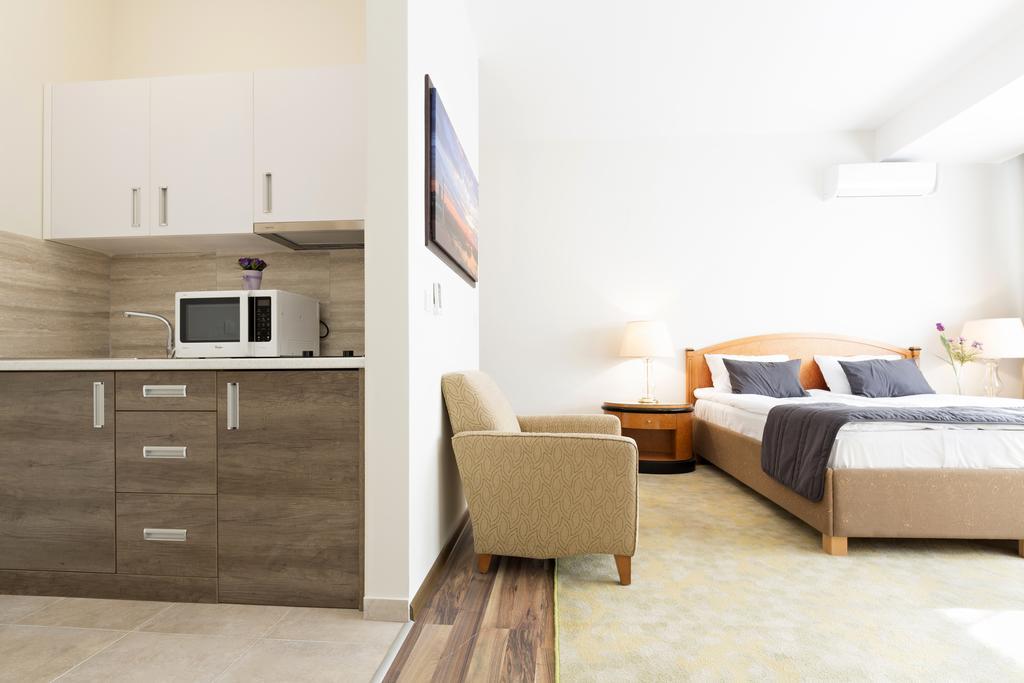 Hotel Avalon Garni Belgrád Kültér fotó