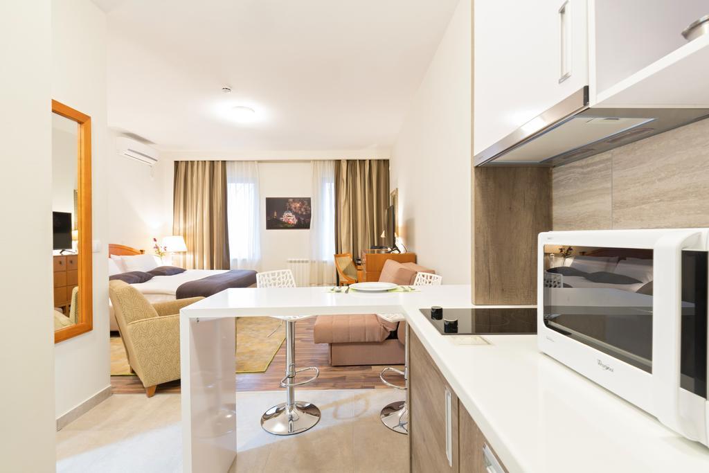 Hotel Avalon Garni Belgrád Kültér fotó