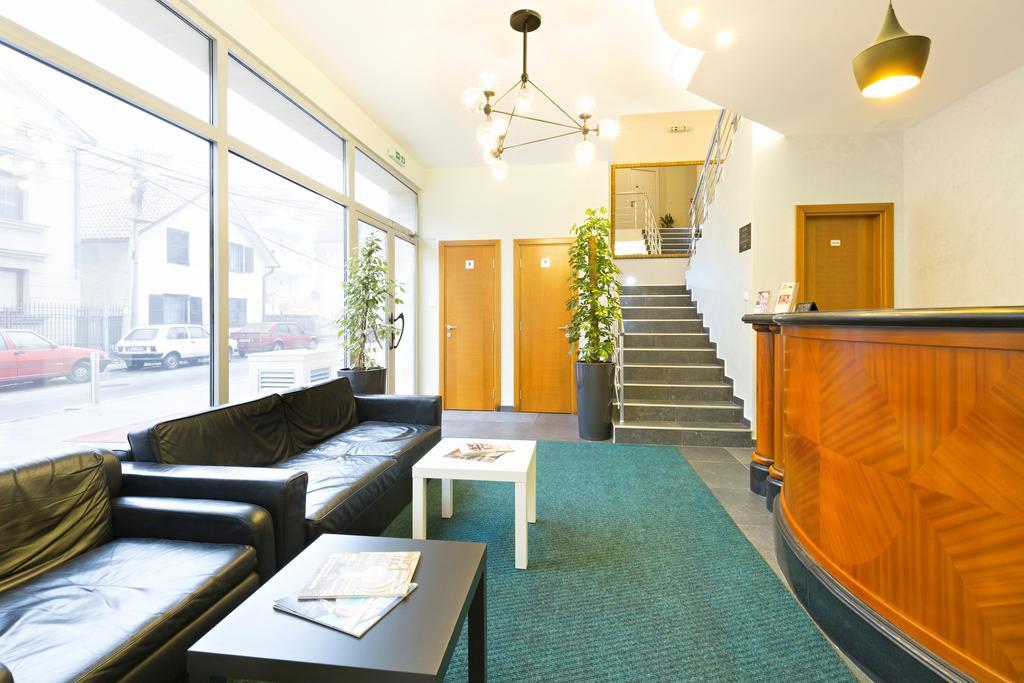 Hotel Avalon Garni Belgrád Kültér fotó