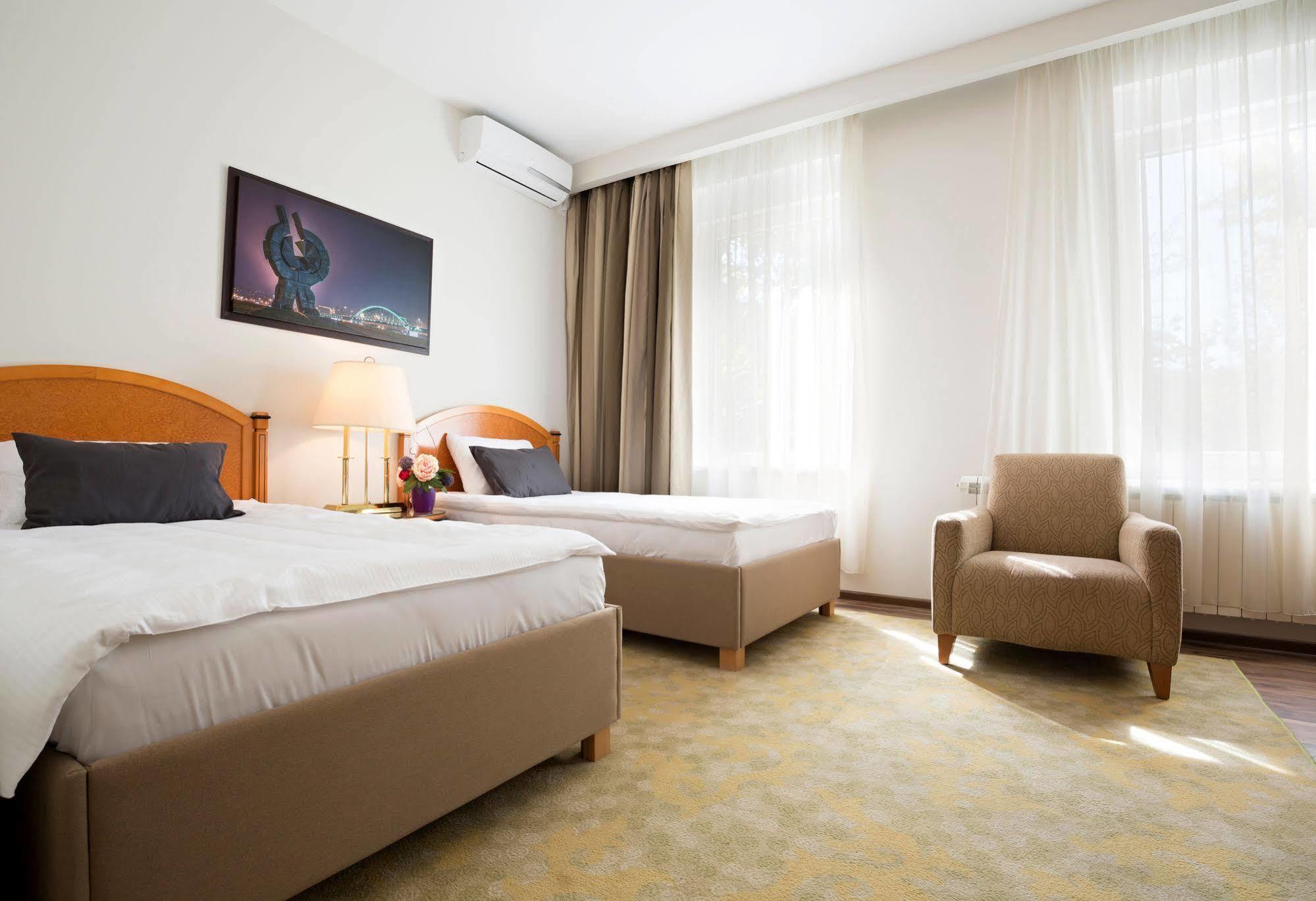 Hotel Avalon Garni Belgrád Kültér fotó