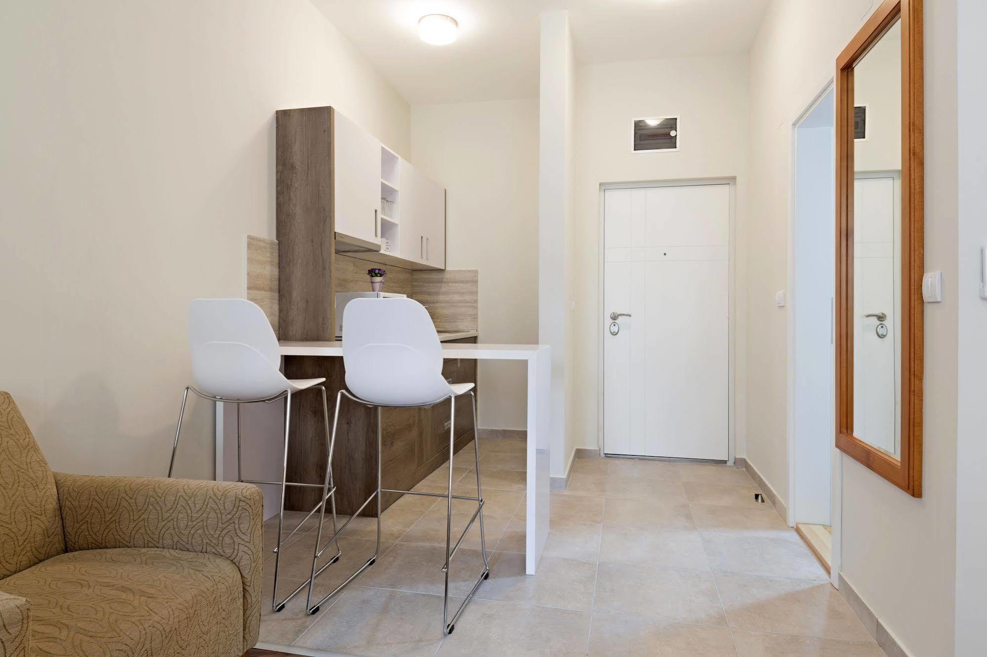 Hotel Avalon Garni Belgrád Kültér fotó